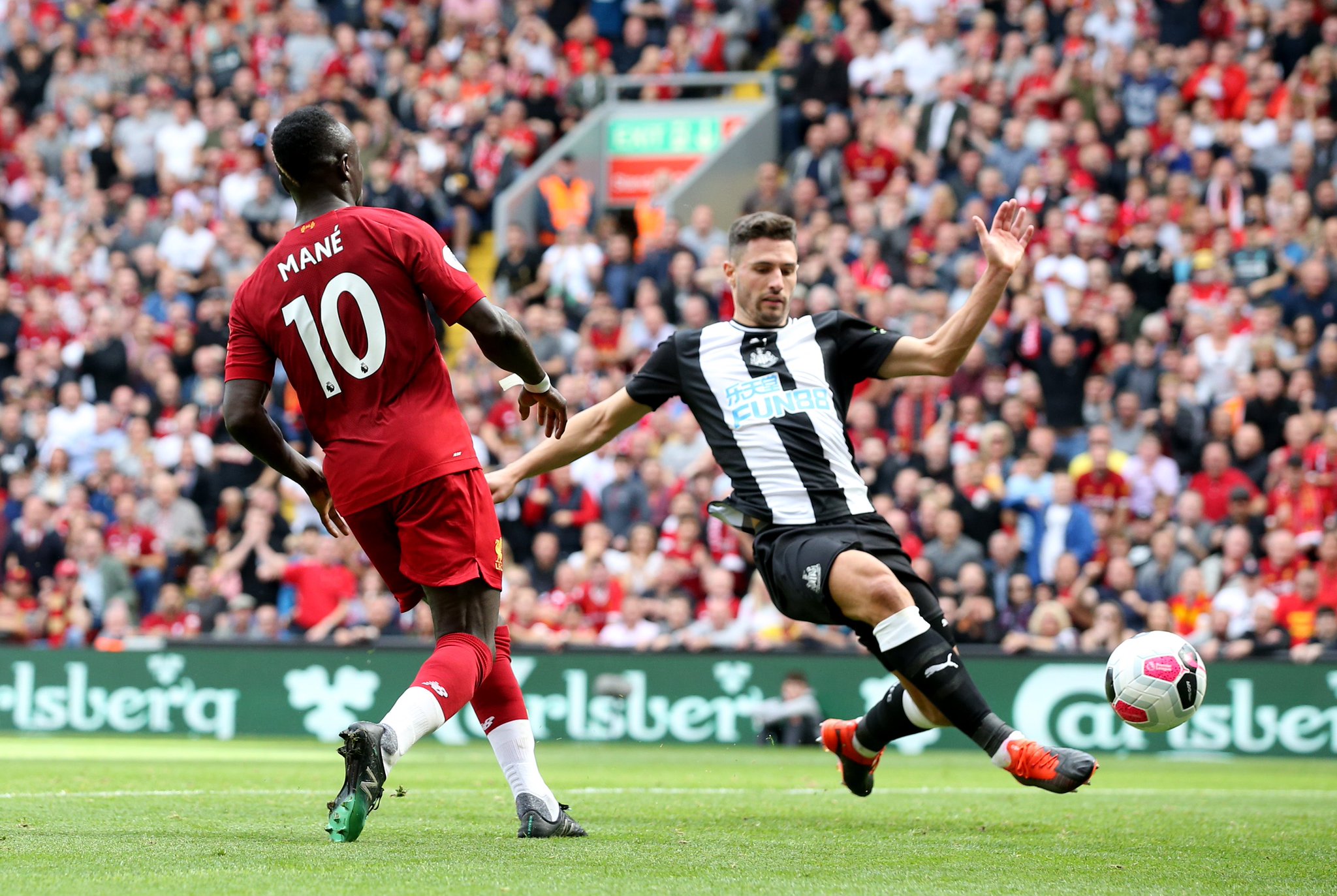 着巨大的压 着巨大的压